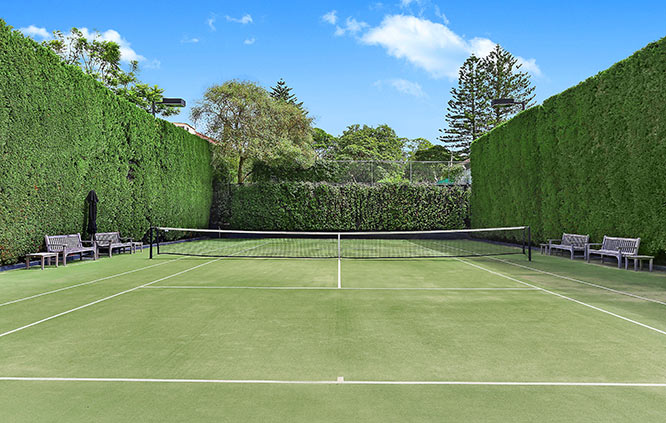 residence with private tennis court